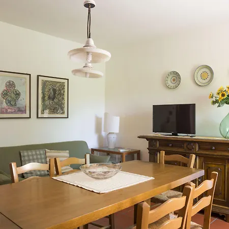 博尔戈圣贝乡村民宿 *